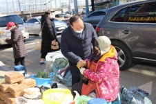 전통시장 찾은 정동균 양평군수 조금만 더 힘내세요!