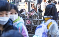 [포토뉴스] 2021학년도 신학기 첫 등교 연수구 청량초교 입학식