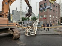 안양 철거 중인 골프연습장서 철탑 무너져