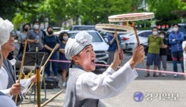 코로나 블루 극복 제50회 맞은 연수구 베란다 음악회 [포토뉴스]