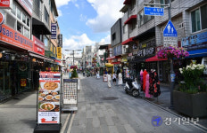 주한미군 외출자제령... 한산한 평택 신장동 쇼핑몰거리 [포토뉴스]