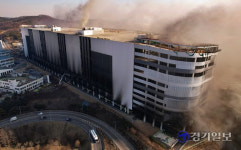 [속보] 평택 냉동창고 신축 현장 화재…대응 2단계 발령