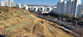 [현장의 목소리] 용인 풍덕천동 일대 아파트 녹지 하루아침에 민둥산으로