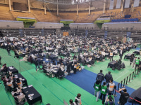 [개표 이모저모] 화성종합경기타운 개표장 관계자 투표용지 분류 실수