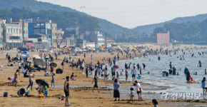 방아머리해수욕장 피서객 북적 [포토뉴스]