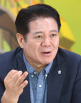 신인가수 된 최대호 안양시장, “노래 통해 시민들에게 희망 주고파”