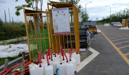 [현장의 목소리] 시흥 거북섬 아쿠아펫랜드 공사장 ‘쓰레기섬’ 방불