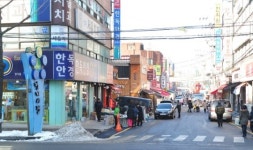 정자종합시장, 덤 달라고 밀당 흥정 재미 쏠쏠