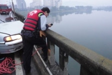 양평경찰서, 북한강에 빠진 시민 안전하게 구조