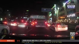 아무렇지않게 꽁초를 도로에 버리는 사람들