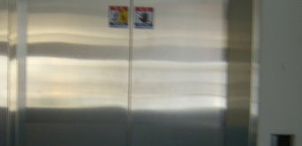 변전소 송출전압 저하 탓 엘리베이터 멈춰…7명 구조