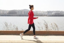 고혈압은 혼자‥질환마다 걷기법 달라