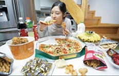 밤 새워 일할 때 살 찐 느낌 드는 이유!