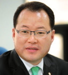 [기고] 고리 원전 대안이 없다고? 미니 태양광발전소가 해답 /김대오