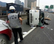 동서고가로 트럭 넘어져 범내골 방향 교통정체