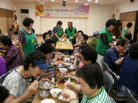 영도구 새마을지도자신선동협의회·부녀회와 영도구종합사회복지관, 삼계탕 나눔 행사