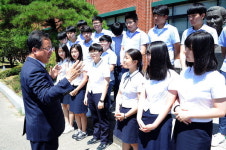 김석준 부산시교육감, 개성고등학교 수험생 격려