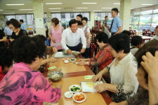 부산 강서구, 복날 맞이 삼계탕 나눔행사