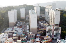 대단지 아파트 31%가 급경사 위치, 향후 재건축 난개발 우려