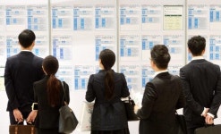 안정적 일자리 선호에 공공기관 부스 북적