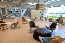 창업카페 100개, 메뉴서 쏙 빠진 기술창업