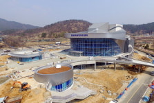 위용 드러낸 밀양아리랑 아트센터