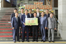 부산항운노동조합, 이웃돕기 성품 전달
