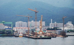 통영 관광특구에 흉물 조선소…한국의 나폴리 훼손