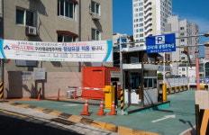 27억 들인 전통시장 주차장 하루 3대 이용…월주차 가득