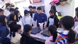 홀몸어르신에 마음 담은 빵 구워드려요