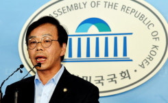 이완영 의원 , 박헌영에 태블릿 위증 지시 부인...해명 보니
