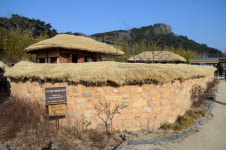 노무현 대통령 생가 봉하마을…그가 거닐던 화포천 아우름길