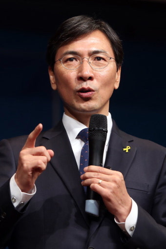 국민의당, 문재인·안희정 겨냥 대북송금 특검 들추며 신경전