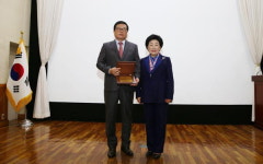 나라·동일의료재단 나라병원 최영호 이사장, 부산 중구로부터 감사패