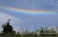 무지갯빛 구름 채운, 보름 만에 제주 하늘에 또 좋은 일 있으려나