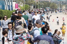 해운대해수욕장 백사장 줄여 보행길 넓힌다