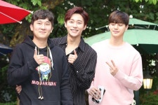 [포토] 박종혁, 성주, 송강 “회식자리는 해맑은 표정으로 집합”  (그녀는 거짓말을 너무 사랑해 종방연)