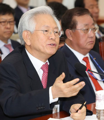 “문재인 공산주의자” 고영주, 명예훼손 혐의로 불구속 기소