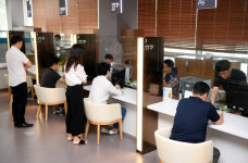 출범 넉 달 만에 부산 서부지원 신청사서 첫 업무 시작
