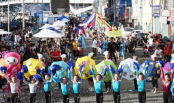 화려한 영도다리축제 퍼레이드