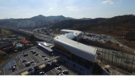 시흥 하늘 휴게소 개장...푸드코트에 전기차 충전 시설도 갖춰