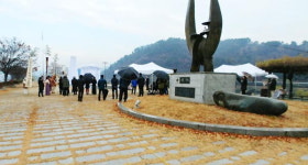 진주 형평운동기념탑 21년 만에 새 둥지