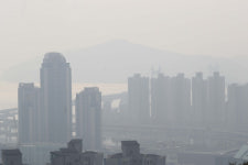 [오늘 날씨] 낮부터 맑아져…미세먼지 ‘나쁨’·수도권 황사 ‘유의’(12월 31일)