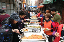 부산 사하구 신평골목시장 도시락 카페로 돌파구 모색