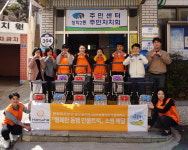 영도구 청학2동 지역사회보장협의체, 관내 어르신에게 ‘할머니 유모차’ 전달