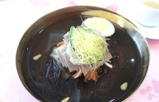 남북정상회담 만찬에 평양 옥류관 냉면 오른다...통일각 제면기 설치