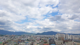 <오늘날씨> 미세먼지 농도 ‘좋음∼보통’, 낮 최고 30도 육박…부산 17~24도·서울17~28도