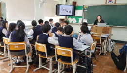 ‘부산형 교육모델’ 만들기…중학교용 민주시민교과서 내달 발간