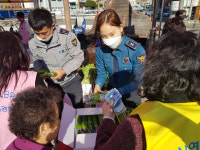 부산 해운대경찰서 직원들 홀몸노인 위한 바자 성료
