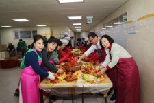 부산 중구 새마을부녀회, ‘사랑의 김장 담아드리기’로 훈훈한 이웃사랑 실천